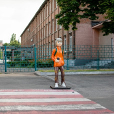 Стилізована скульптура «Муляж пішохода (Хлопчик-пішохід)»
