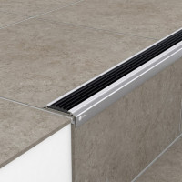 Поріг алюмінієвий вуличний Р 50 47,5Х5Х1М без кольору із вставкою ПВХ